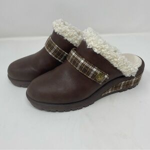 Muk Luks Clog